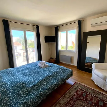The Seaside 200m2 With Swimming Pool! *