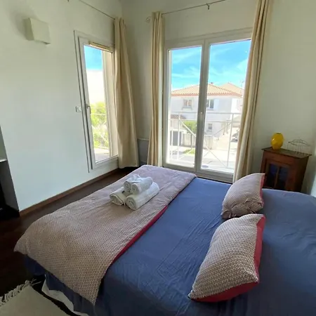 The Seaside 200m2 With Swimming Pool! בית נופש