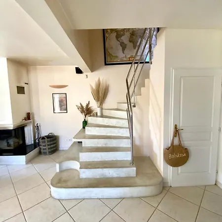 The Seaside 200m2 With Swimming Pool! בית נופש