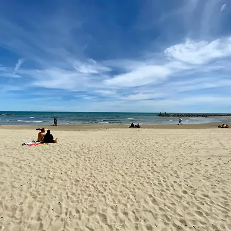 בית נופש The Seaside 200m2 With Swimming Pool! מוגויו