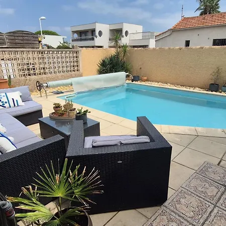The Seaside 200m2 With Swimming Pool! *