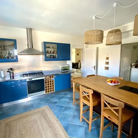 The Seaside 200m2 With Swimming Pool!